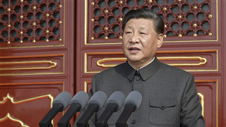 Xi honors participants in National Day parade