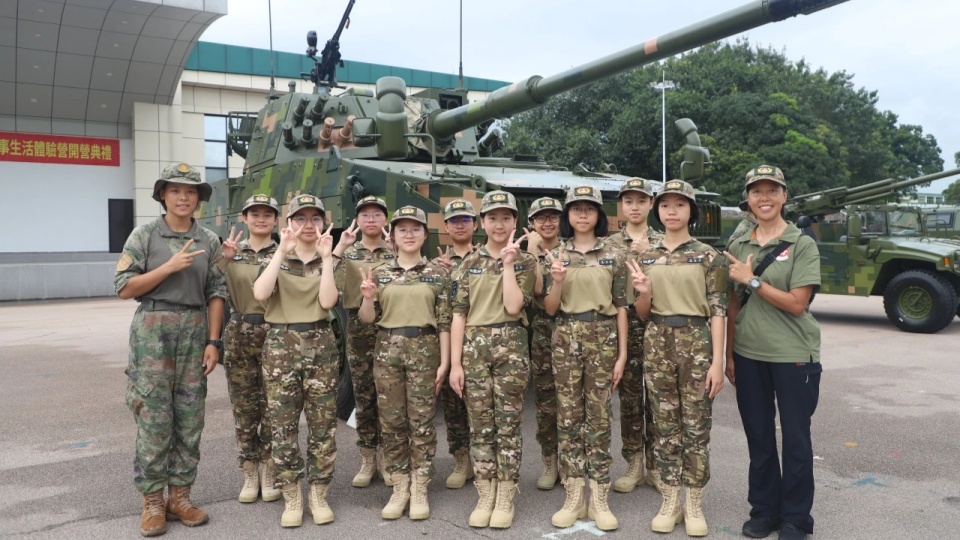 PLA Hong Kong Garrison wraps up 18th Military Summer Camp for Hong Kong Youth
