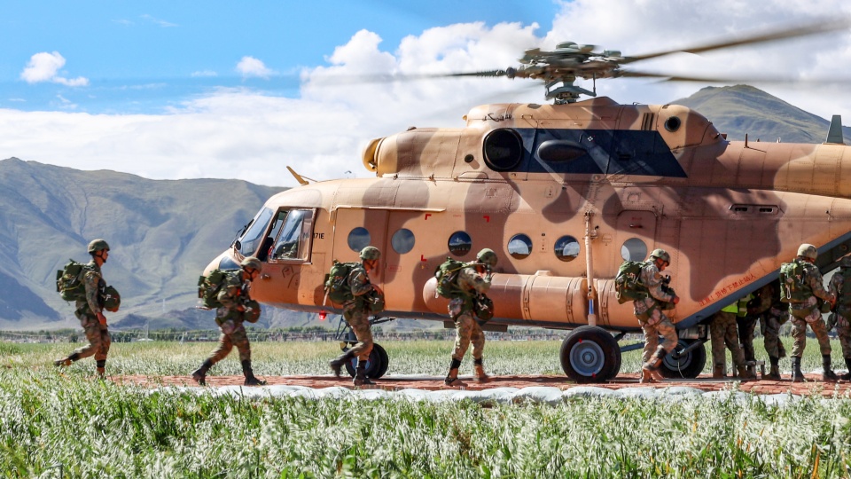 Paratroopers on the move