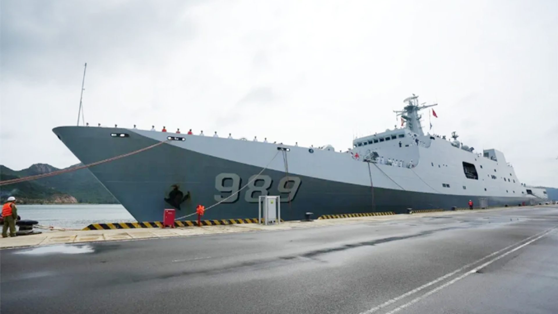 PLA Navy's 989 Task Group Concludes Visit to Vietnam and Heads for Malaysia