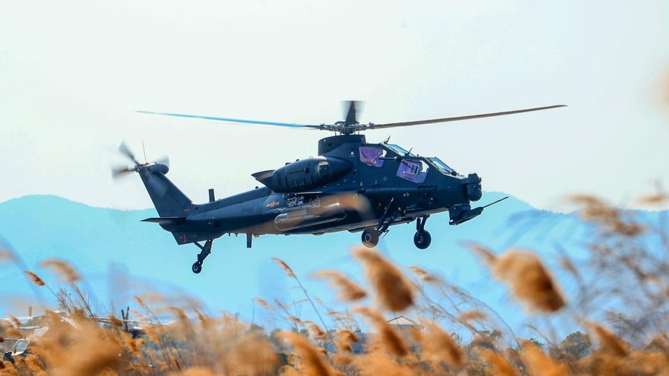 Z-10 attack helicopter flies at ultra-low altitude