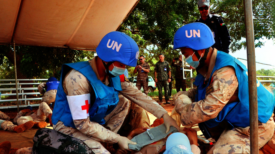 Chinese peacekeepers to South Sudan (Wau) conduct joint casualty treatment training with multiple UN departments
