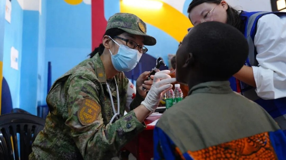 Chinese naval hospital ship provides medical services at university and orphanage in Côte d'Ivoire