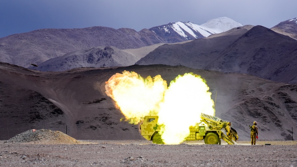 Howitzer fires at mock targets