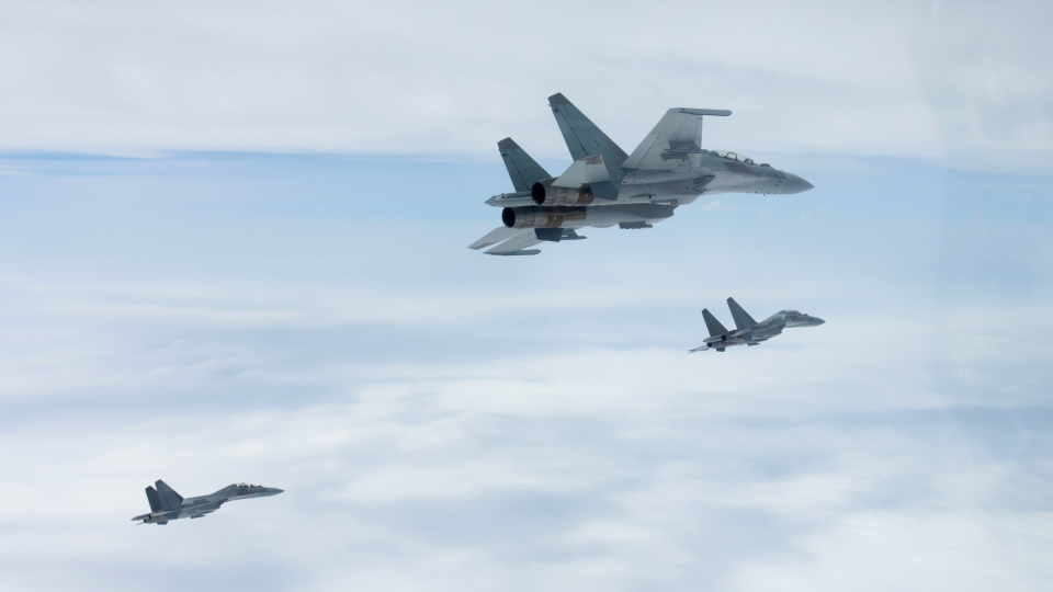 J-16 fighter jets soar in the sky