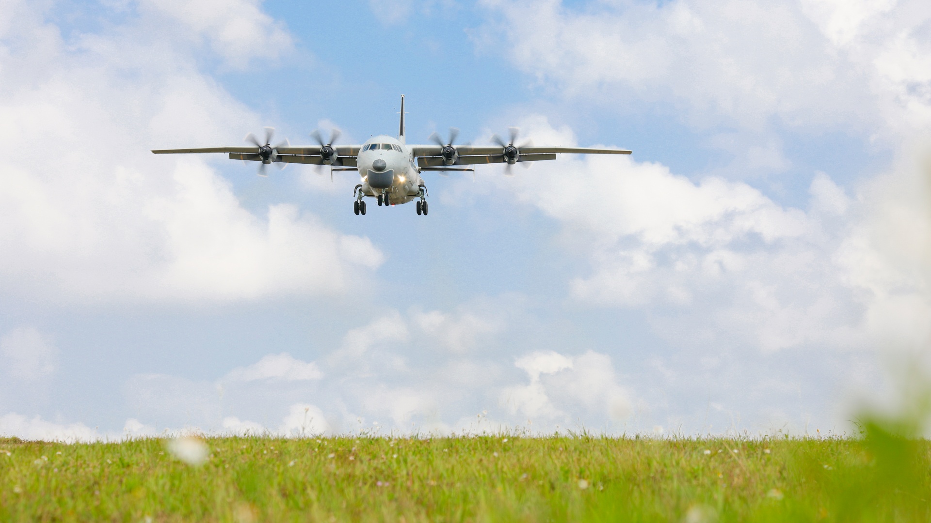 Y-8 anti-submarine patrol aircraft in training