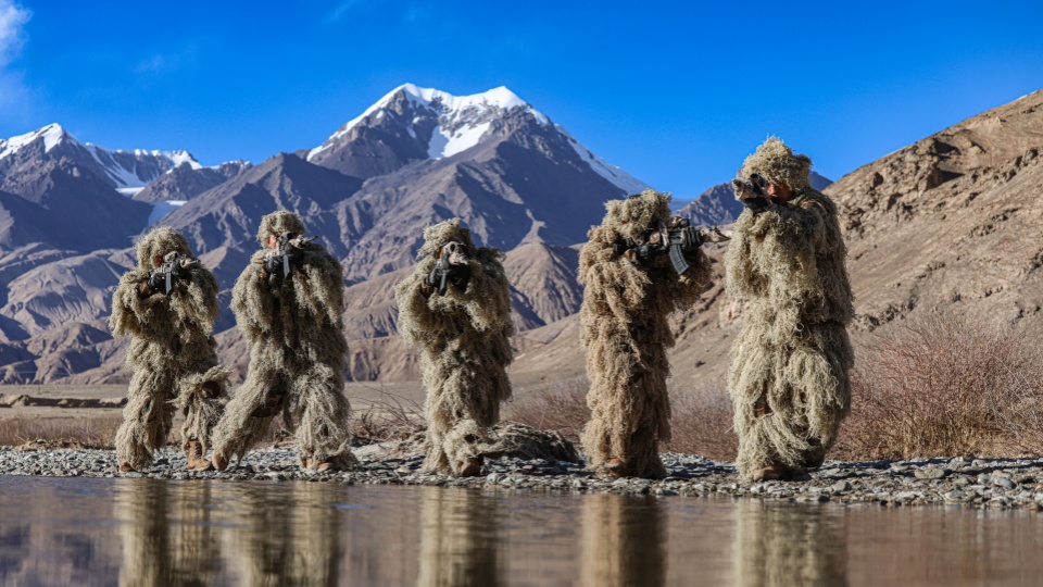 Reconnaissance on the move