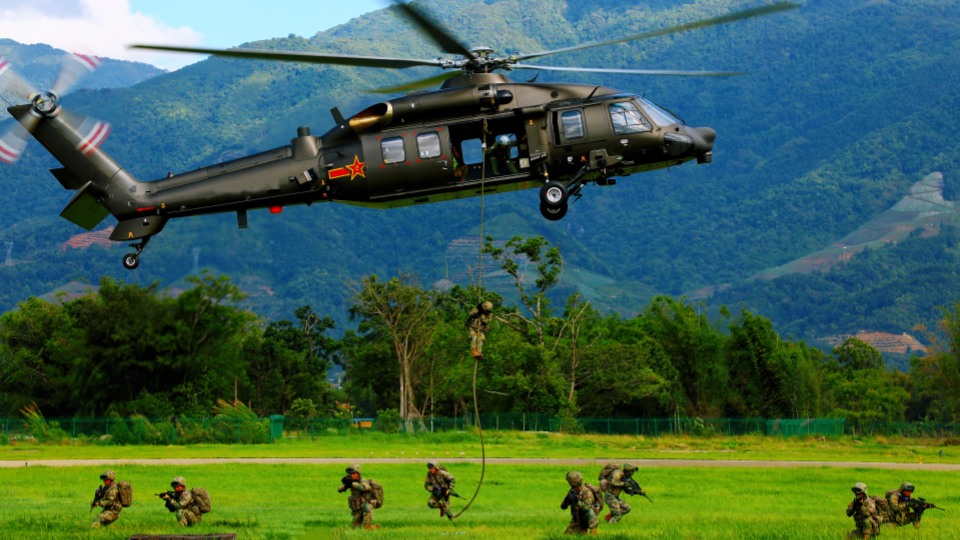 Z-20 utility helicopters in multi-subject training