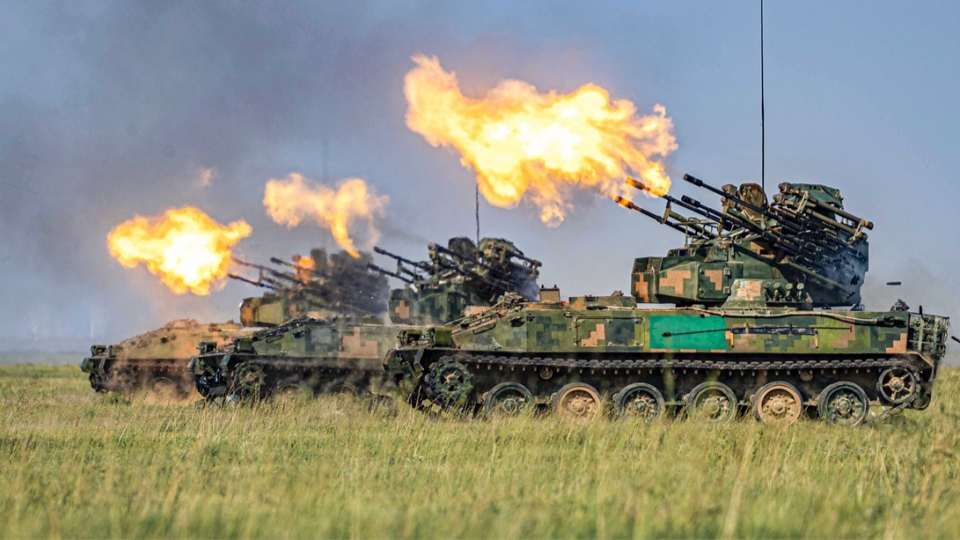 Air defense troops in live-fire assessment