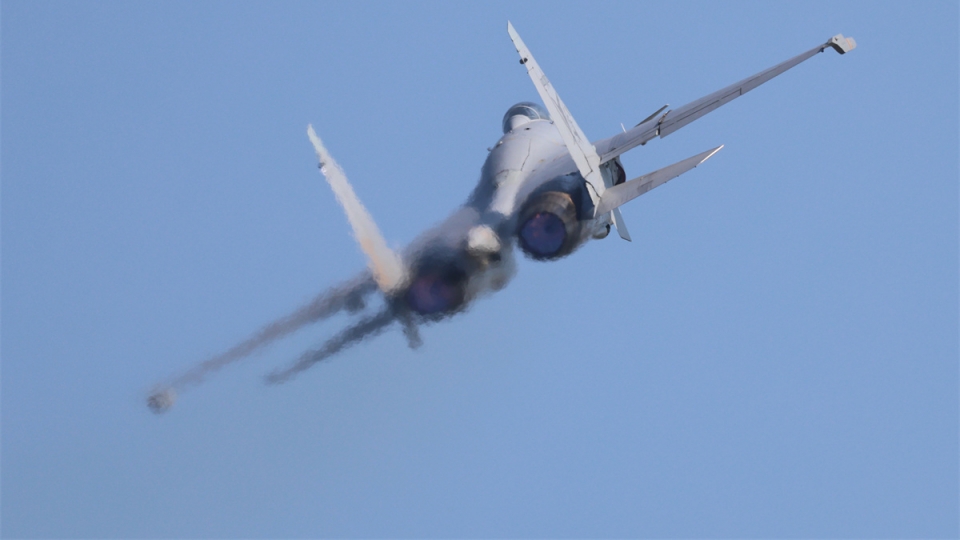 J-15 carrier-based fighter jets participate in training