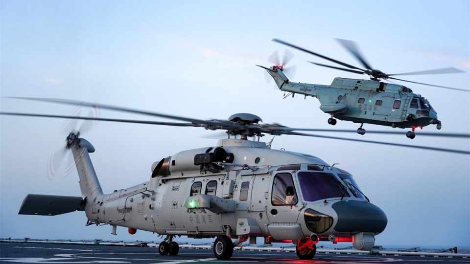 Ship-borne helicopters in round-the-clock flight training
