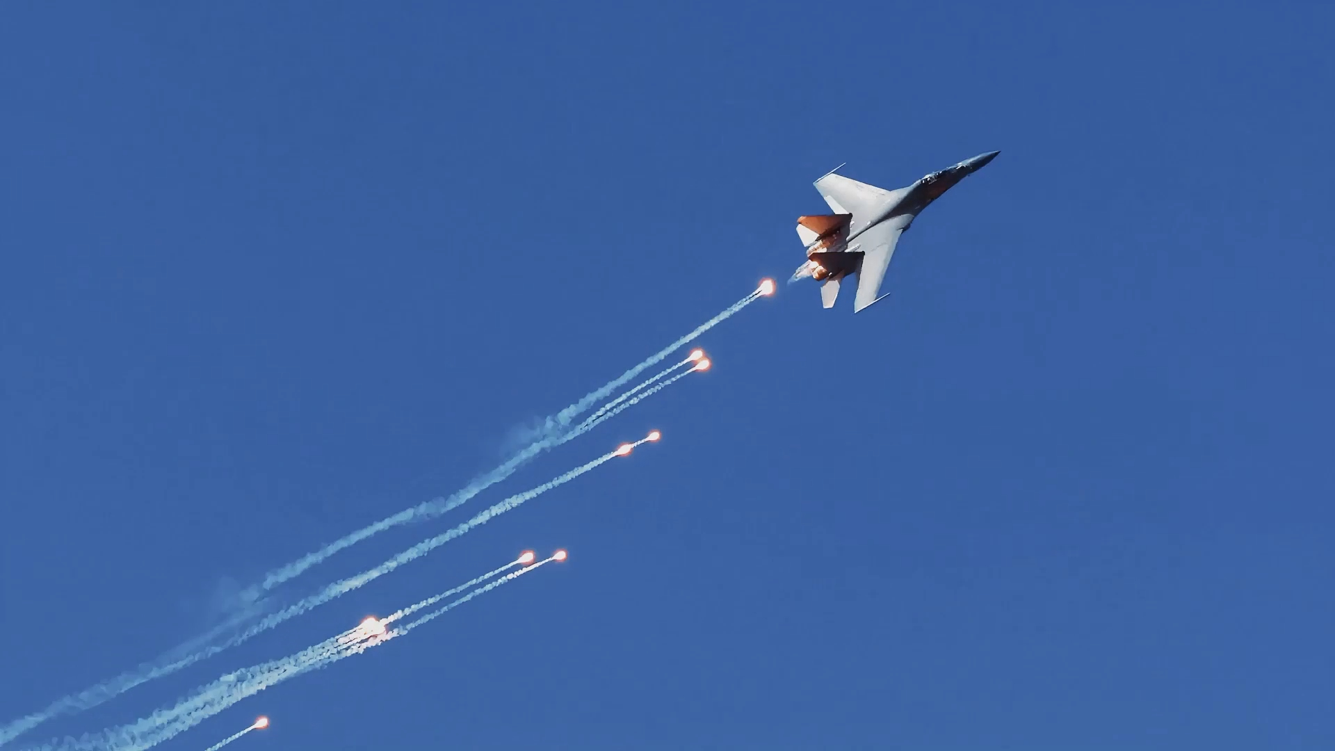J-16 Fighter Jets Engage In Air Battle