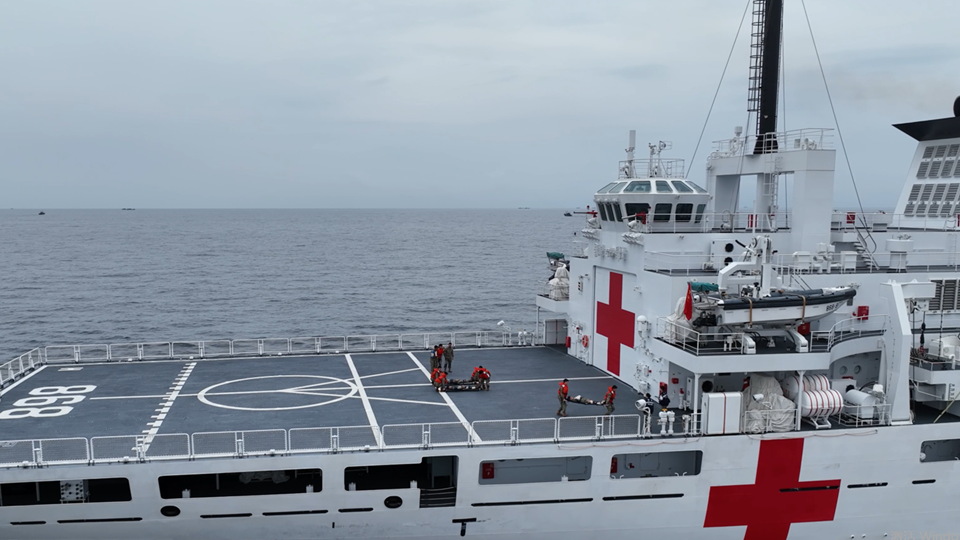 Hospital Ship Auspicious Ark Conducts Maritime Training