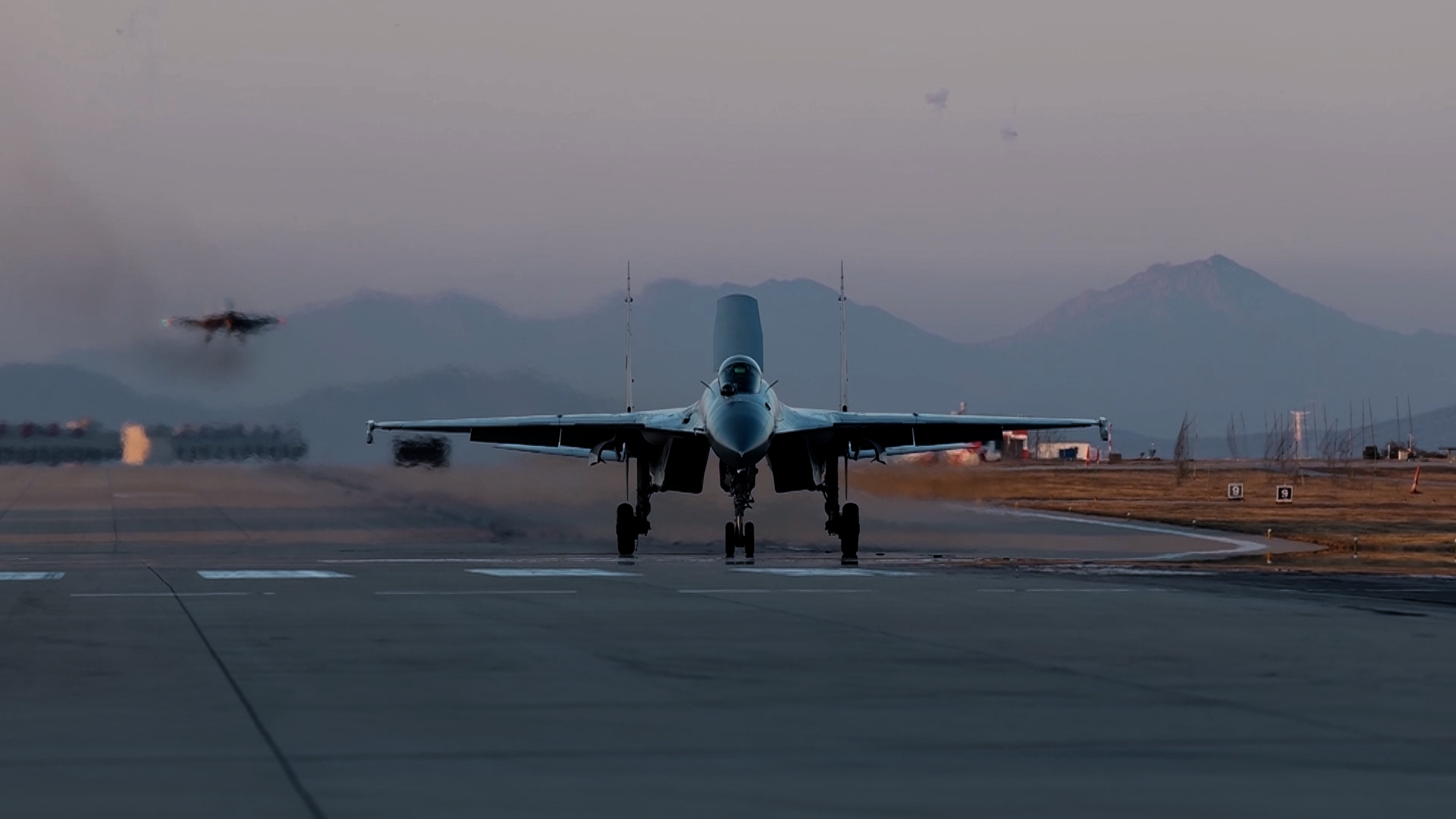 New Naval Pilot Cadets Fly J-15 in 24-hour Flight Training