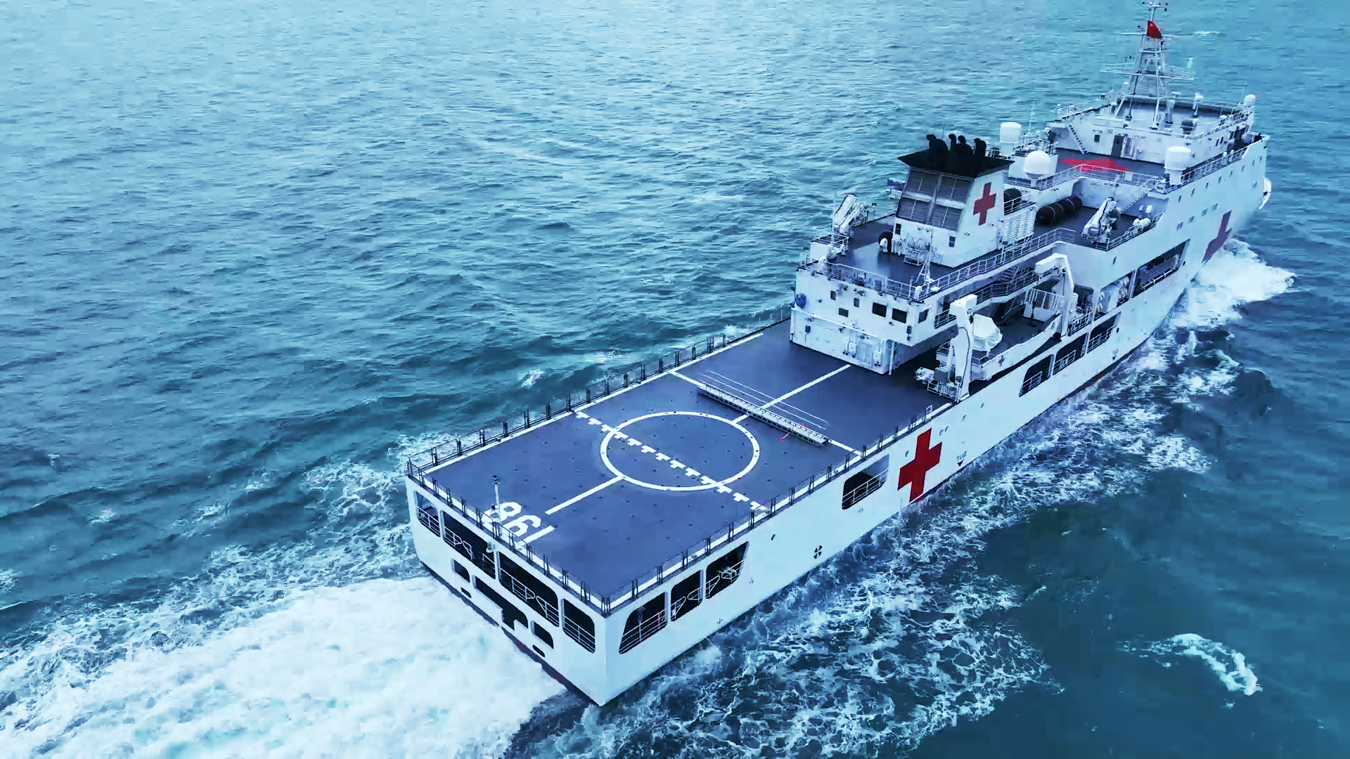 Chinese Naval Service Group Conducts Search & Rescue Training in S. China Sea