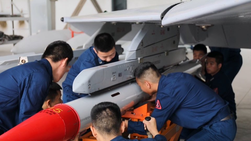 PLA Air Force Engineering University Conducts Graduation Assessment