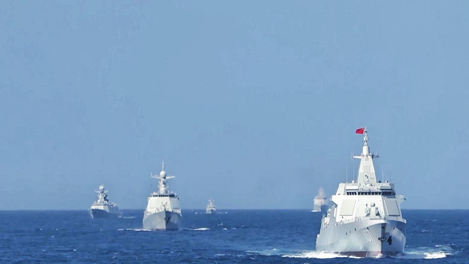 Destroyers Engage in Shooting Assessment 