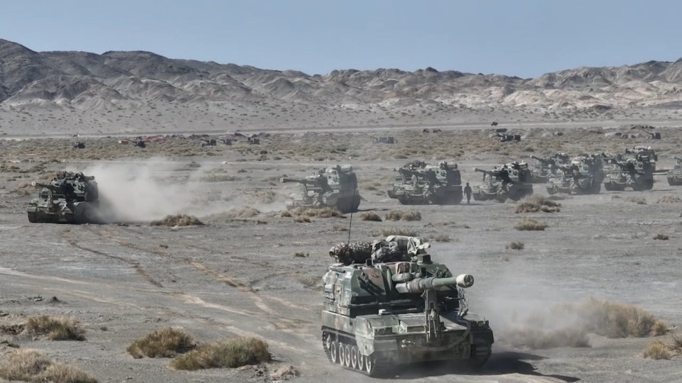 Self-propelled Howitzers Fire in Exercise