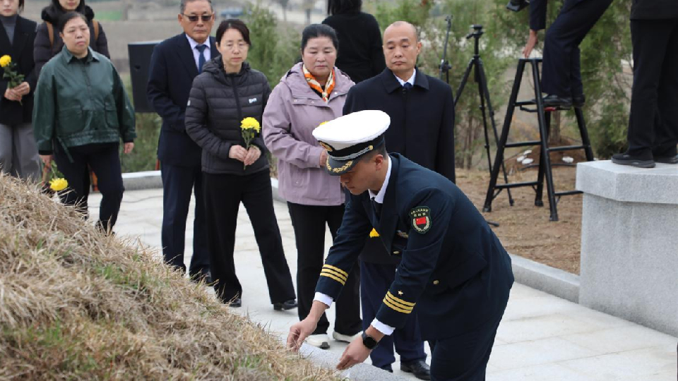 Completion ceremony held for renovated CPV martyrs' cemetery in DPRK