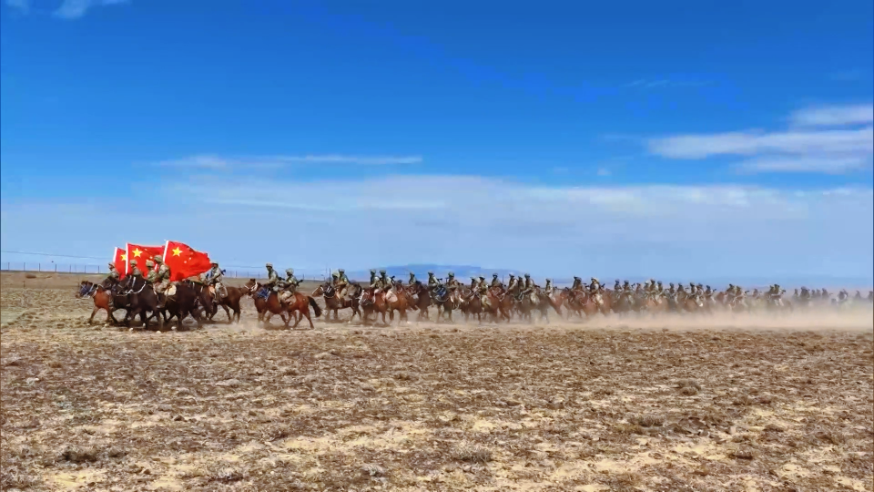 Border defense troops conduct horse-riding training 