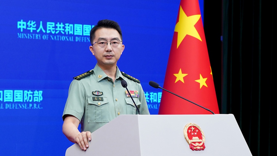 Political Shows Can Never Distort the Fact that Relevant Islands and Reefs Belong to China: Defense Spokesperson 