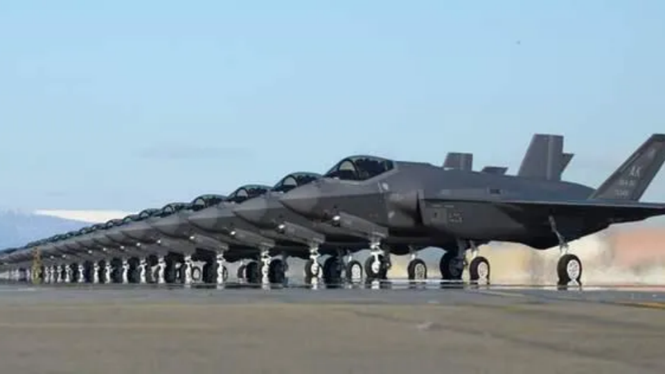 Twenty-four F-35A stealth fighters gather in Western Pacific