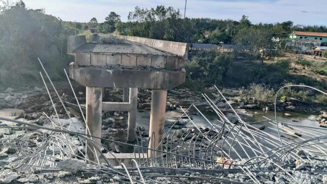 Thai military destroys 2 Cambodian military targets via airstrike