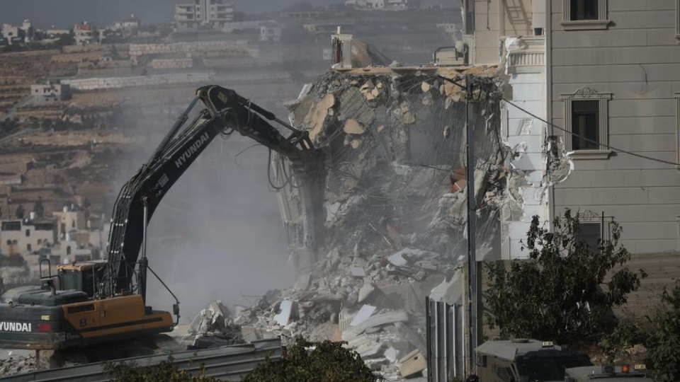 Israeli forces demolish 2 Palestinian homes as Hebron operation enters 8th day