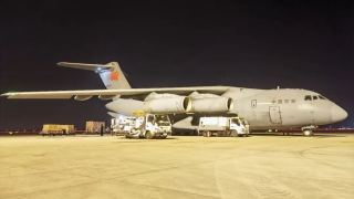 China's Y-20 transport aircraft delivers disaster-relief supplies to Nepal