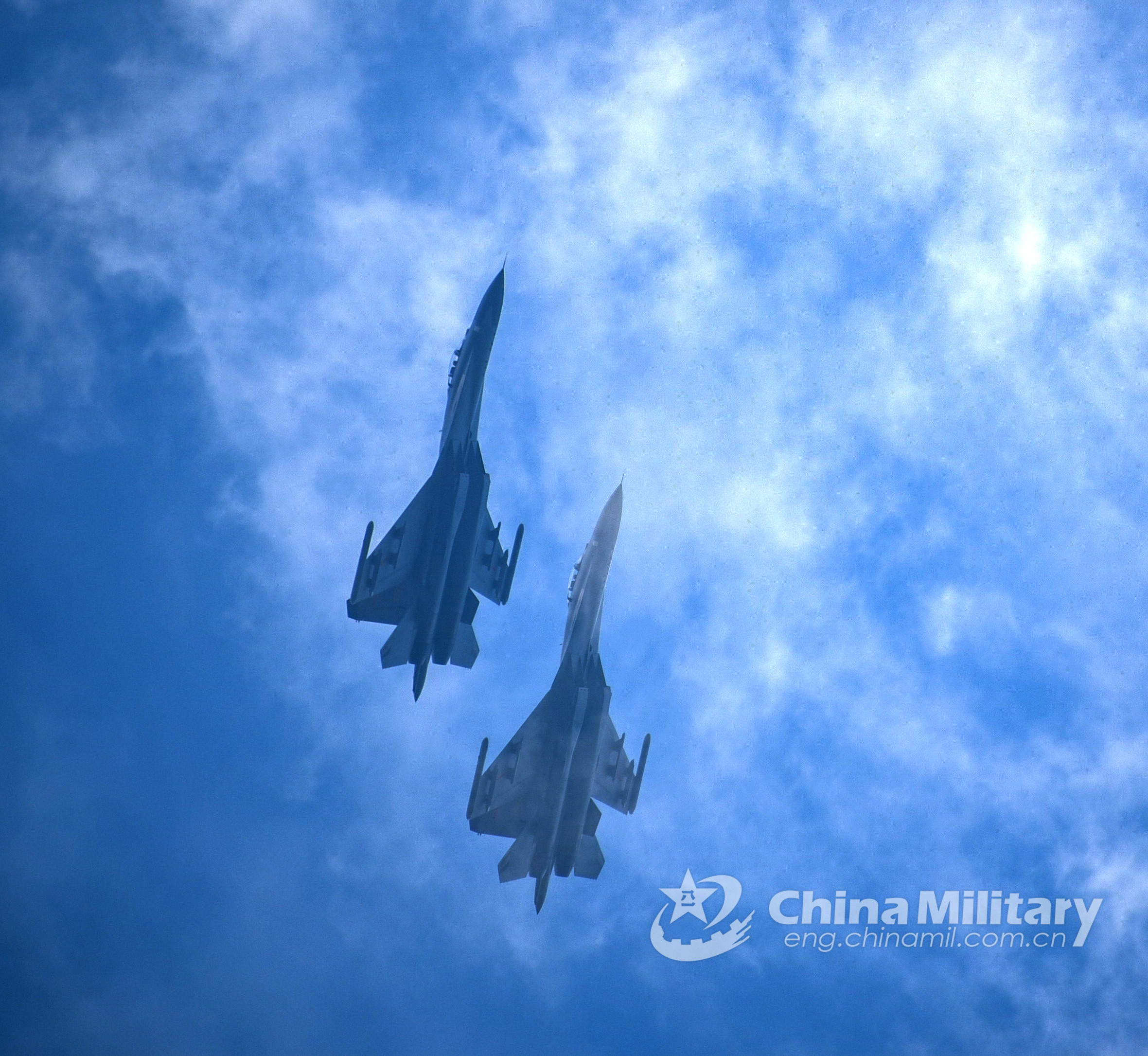 Fighter Jets Soar In The Sky - Photos - 中国军网（英文版）