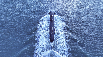 Submarine sails in surface position 