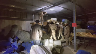 Troops rush to Xinjiang for earthquake relief  