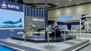 J-10CE fighter jet displayed at international maritime and aerospace exhibition in Malaysia