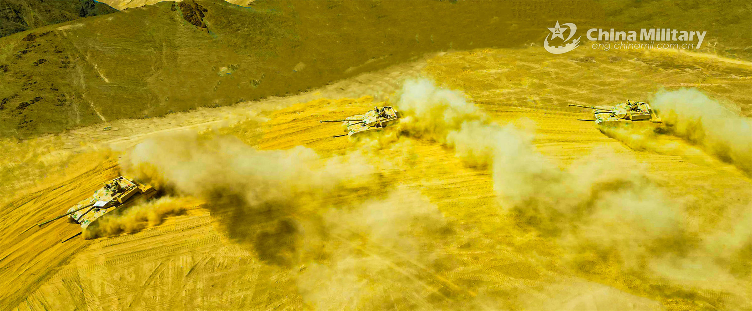 Mbt Maneuvers On Plateau During Tactical Training Photos 中国军网（英文版） 0926