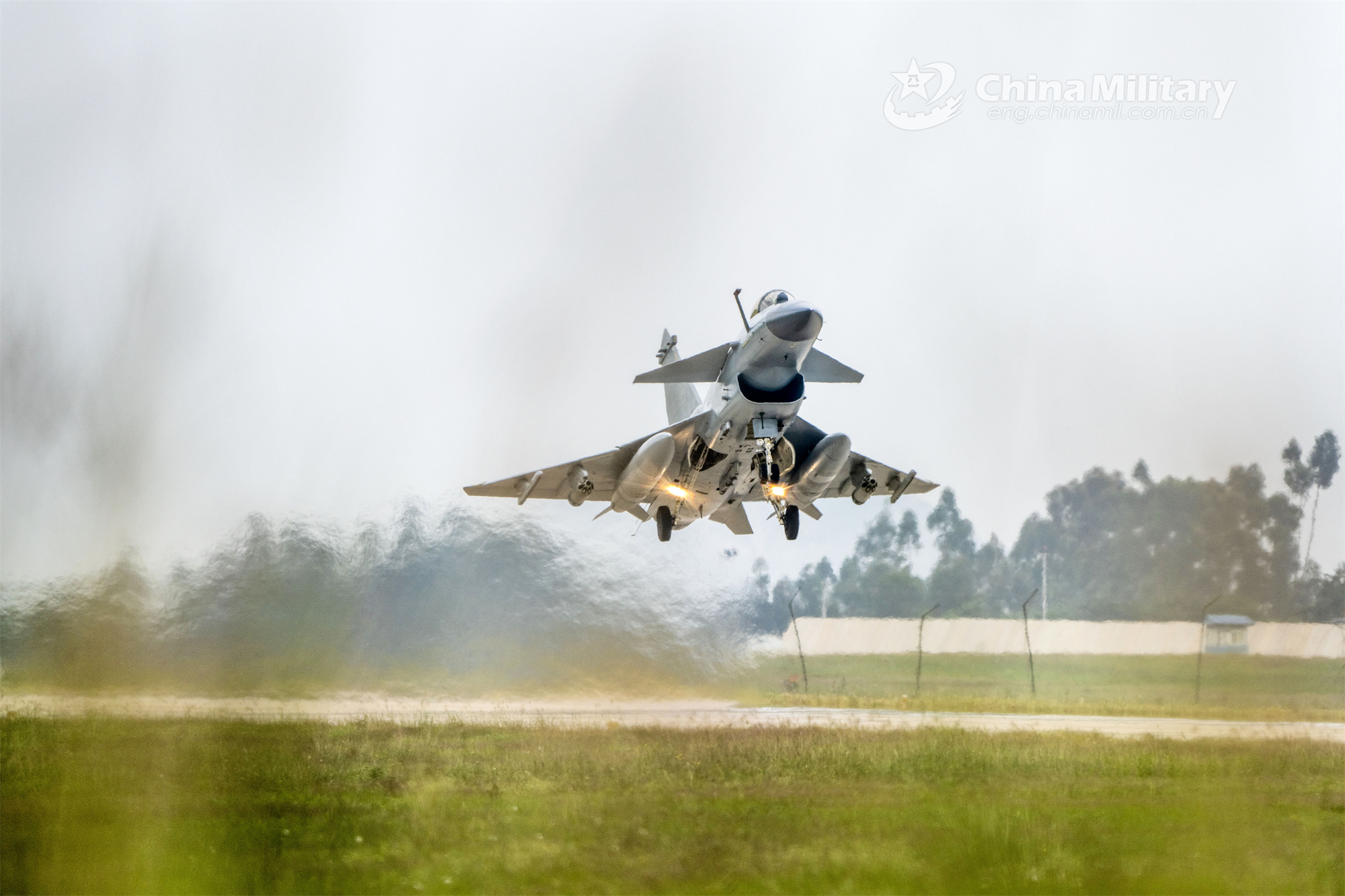 J 10 Fighters Launch Missiles In Live Fire Flight Training Photos 中国军网（英文版） 