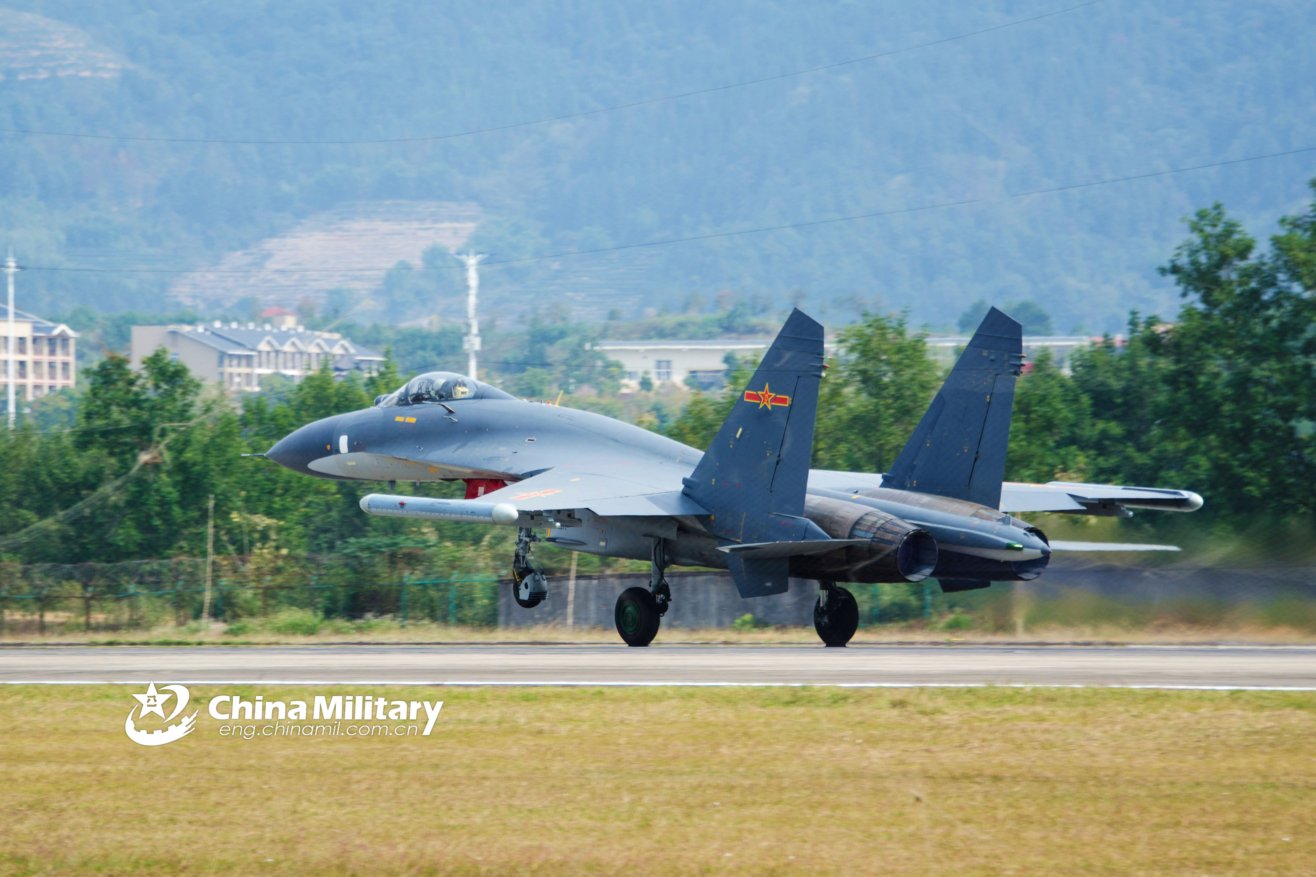 J-11 Fighter Jet Takes Off For Training - Photos - 中国军网（英文版）