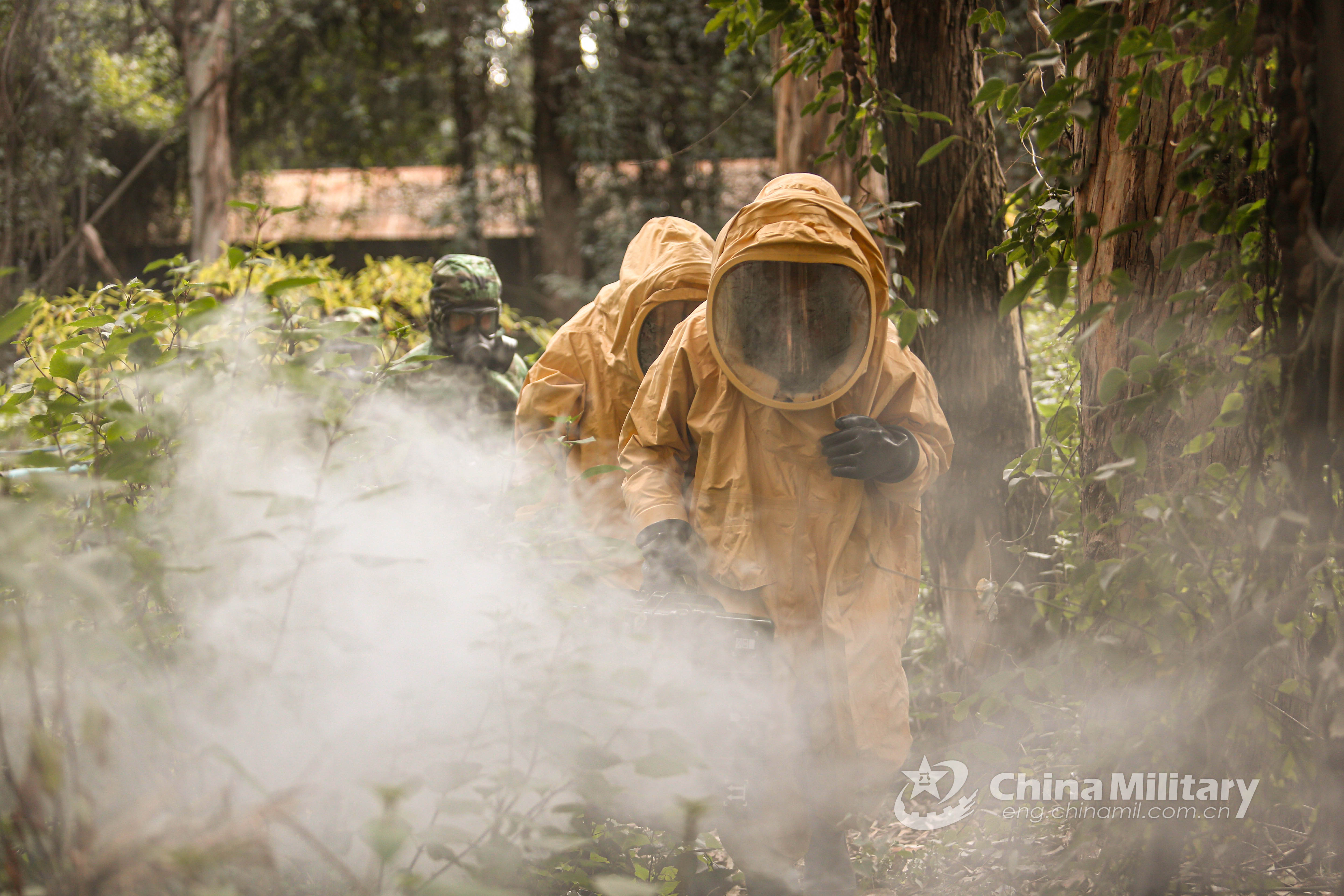 Pap Soldiers In Anti Chemical Emergency Rescue Training Photos 中国军网（英文版） 0334