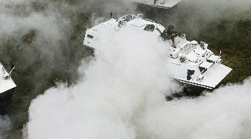 PAP soldiers advance and reconnoiter with high vigilance