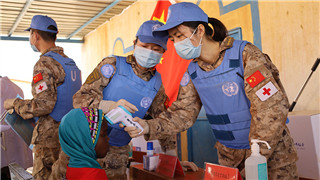 Chinese peacekeeper heals wounds in hot spots
