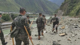 Over 1000 PAP troops join rescue efforts in earthquake-hit Luding