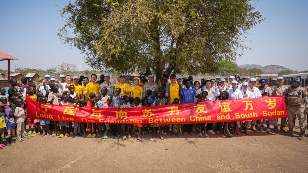 Chinese peacekeepers to South Sudan provide free medical outreach for local villagers