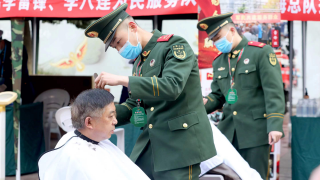 Volunteer events held in Shanghai carrying forward Lei Feng spirit