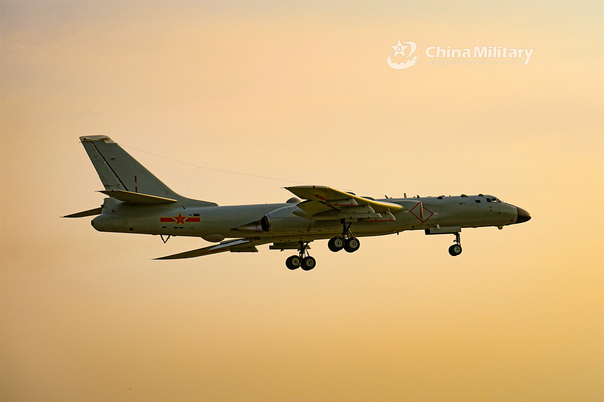 bomber-participates-in-flight-training-exercise-focus