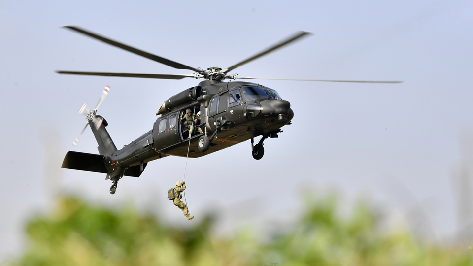 Helicopters assist in assault training