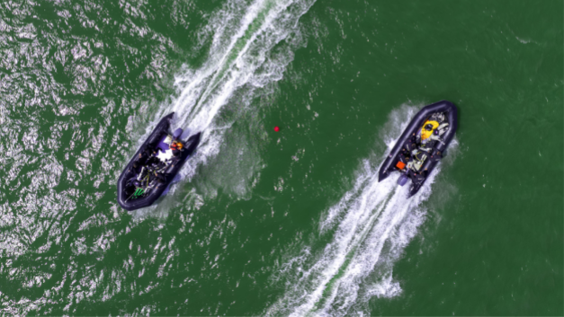 Frogmen in mine hunting training