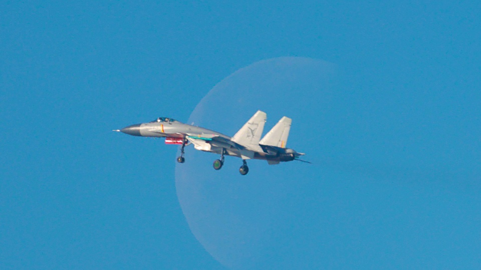 J-15 jets fly in formation