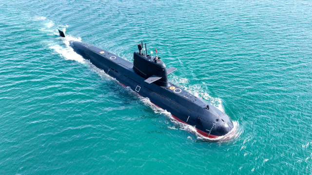 Submarine sails in silence