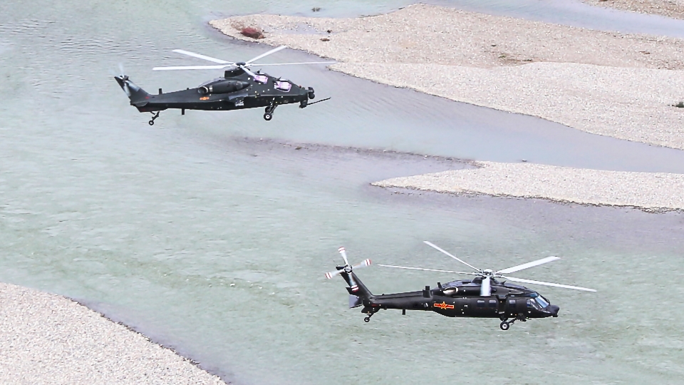 Helicopters in flight training