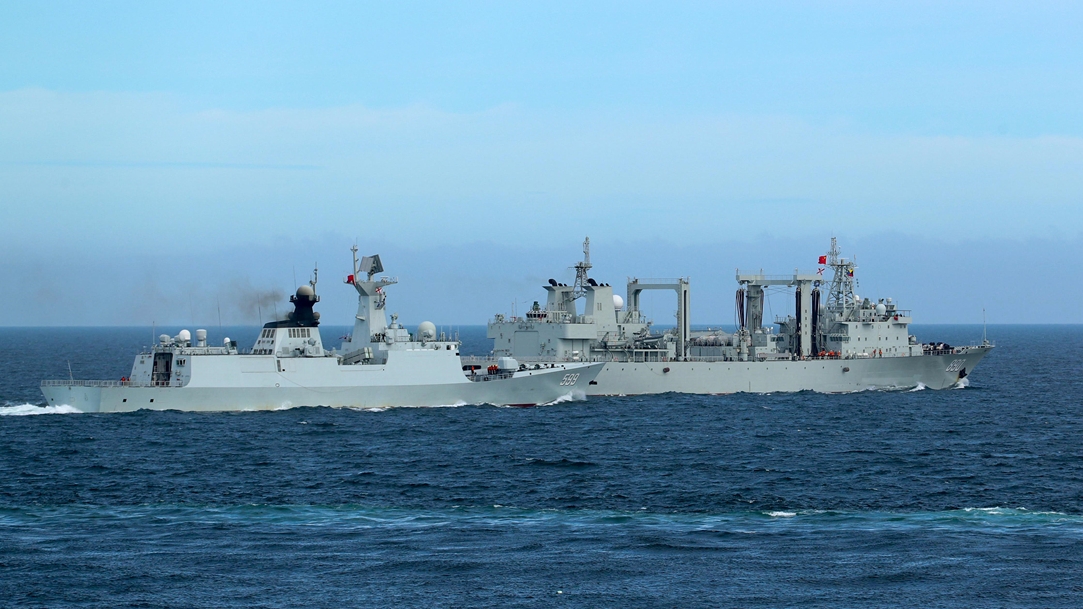 Warships conduct replenishment-at-sea training