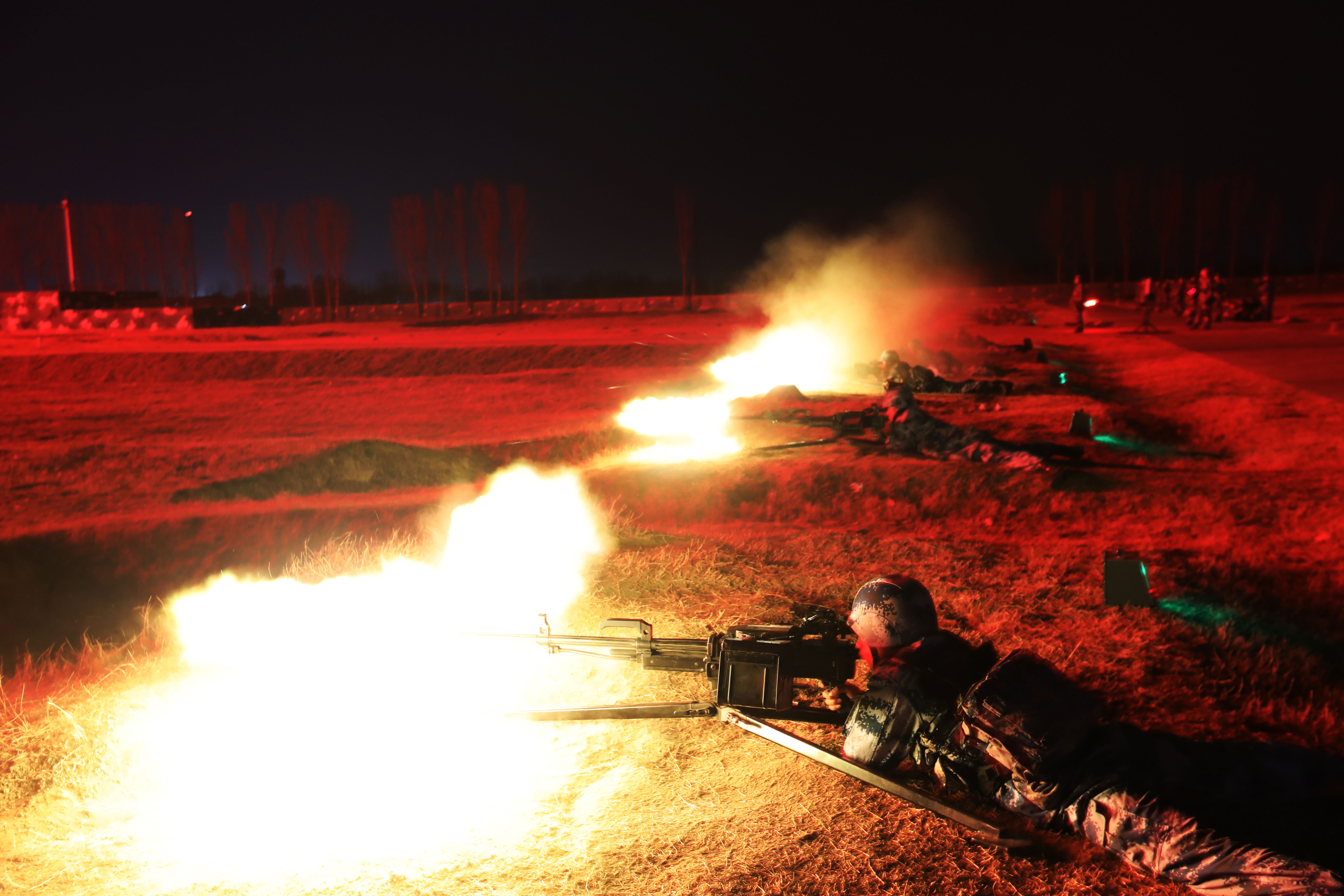 machine gun firing night